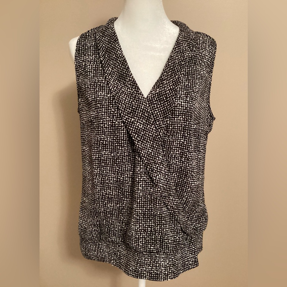 White House Black Market Surplice Layering Shell Size Medium